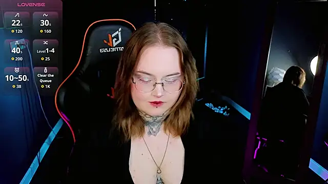 Snapshot of Alice_Linger chatting on 14, 9, 2025 Alice Linger online show from 14, 9, 2025