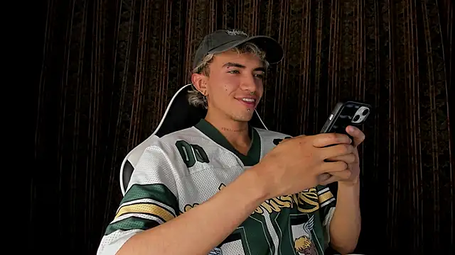 guynextdo0r online show from 27, 11, 2025