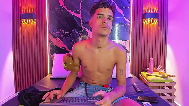 Lucky boys  X online show from 10, 11, 2025