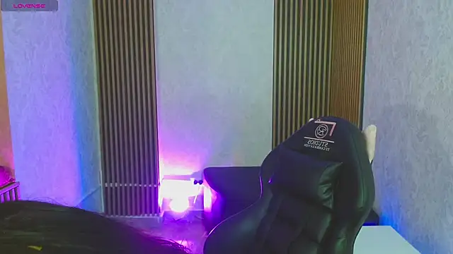 Snapshot of Miagates_tay chatting on 3, 11, 2025 Miagates tay online show from 3, 11, 2025