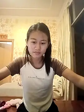 luy-xinh02 online show from 18, 9, 2025