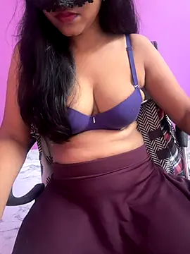 Snapshot of hottylizaa chatting on 23, 10, 2025 hottylizaa online show from 23, 10, 2025