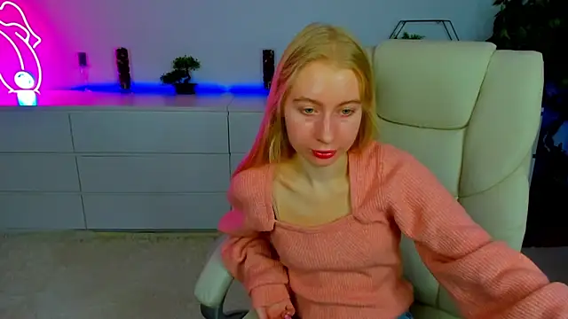 Alina Blonde online show from 12, 10, 2025