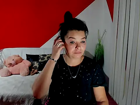 Soffy Skye online show from 28, 9, 2025