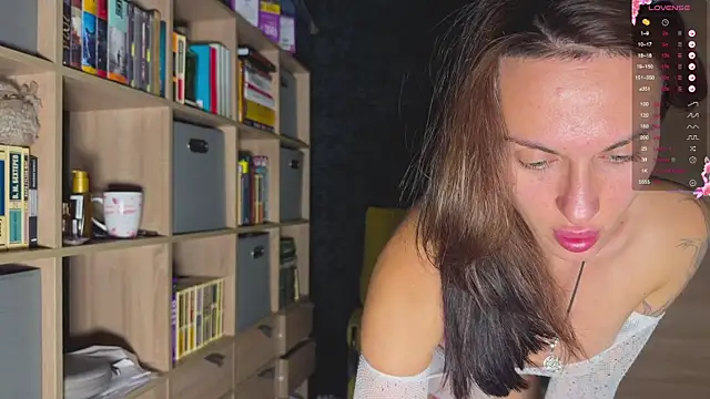 Snapshot of AzureEyes chatting on 20, 9, 2025 AzureEyes online show from 20, 9, 2025