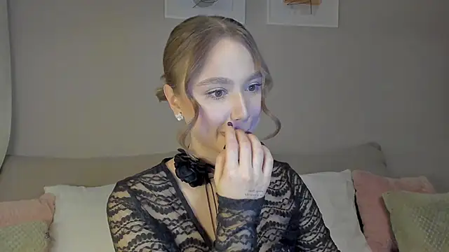 Snapshot of Stefa_Evans chatting on 6, 10, 2025 Stefa Evans online show from 6, 10, 2025