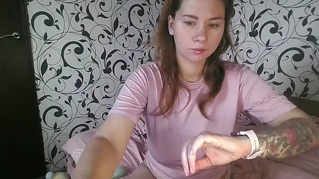 YourEmilie online show from 10, 11, 2025