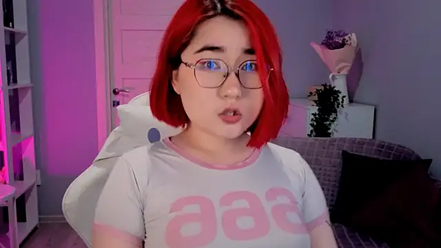 Snapshot of Sexy_Peachy chatting on 17, 9, 2025 Sexy Peachy online show from 17, 9, 2025