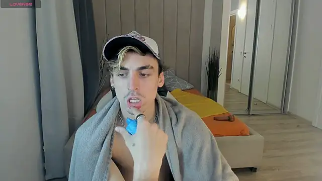 OLIVER  MARTINEZ online show from 20, 9, 2025