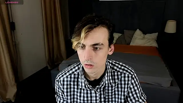 OLIVER  MARTINEZ online show from 29, 9, 2025