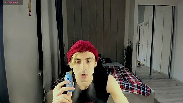 OLIVER  MARTINEZ online show from 1, 10, 2025