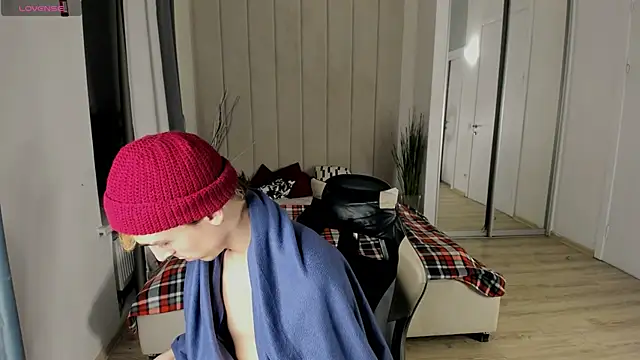 OLIVER  MARTINEZ online show from 2, 10, 2025