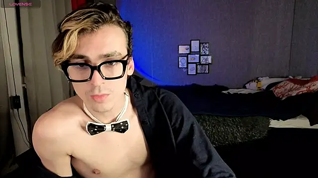 OLIVER  MARTINEZ online show from 11, 10, 2025