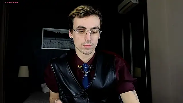 OLIVER  MARTINEZ online show from 23, 10, 2025