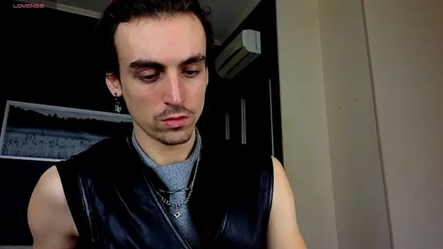 OLIVER  MARTINEZ online show from 26, 10, 2025