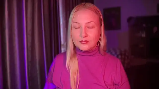 Snapshot of BikiHellena chatting on 19, 12, 2025 BikiHellena online show from 19, 12, 2025