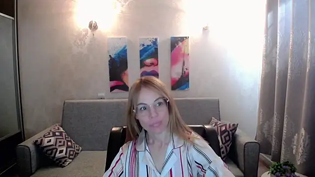 Snapshot of shy_hot_cat chatting on 12, 9, 2025 shy hot cat online show from 12, 9, 2025