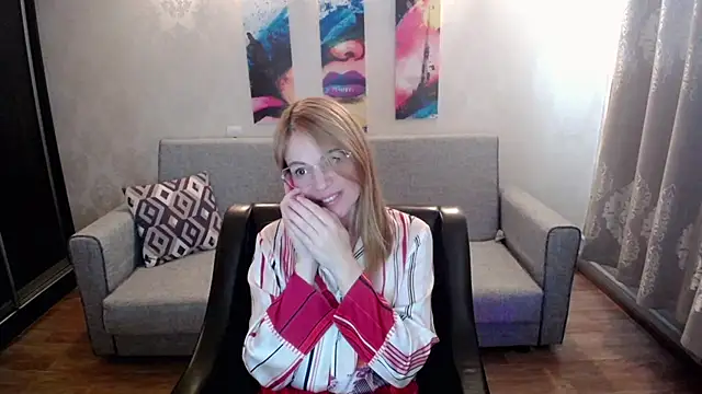 Snapshot of shy_hot_cat chatting on 23, 9, 2025 shy hot cat online show from 23, 9, 2025