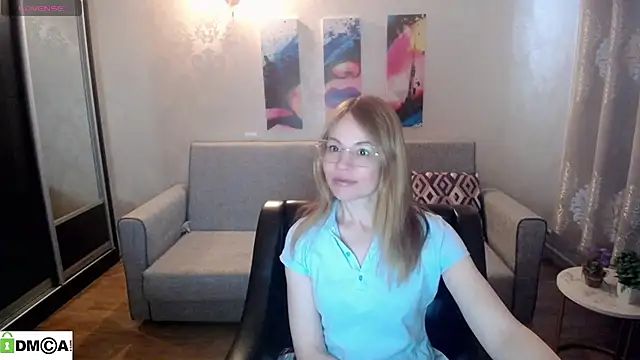 Snapshot of shy_hot_cat chatting on 24, 10, 2025 shy hot cat online show from 24, 10, 2025