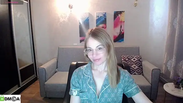 Snapshot of shy_hot_cat chatting on 29, 10, 2025 shy hot cat online show from 29, 10, 2025