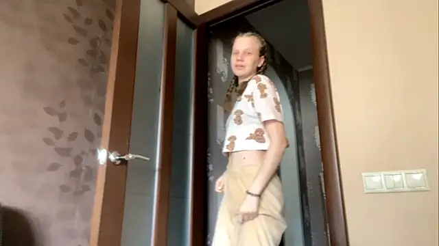 Snapshot of GlyndaCaver chatting on 4, 10, 2025 GlyndaCaver online show from 4, 10, 2025