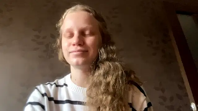 Snapshot of GlyndaCaver chatting on 9, 10, 2025 GlyndaCaver online show from 9, 10, 2025