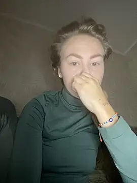 MartaLuna  online show from 10, 11, 2025