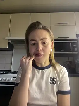 MartaLuna  online show from 25, 2, 2026