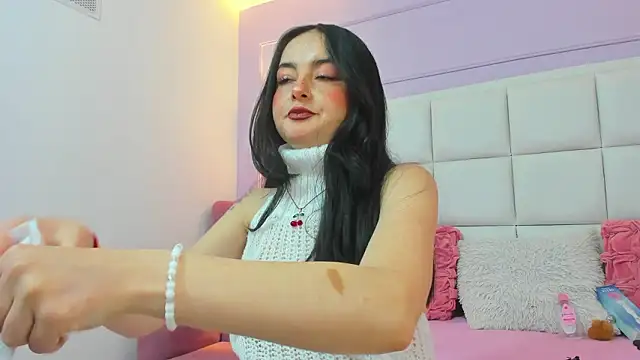 Snapshot of Ashleypetit chatting on 13, 2, 2026 Ashleypetit online show from 13, 2, 2026