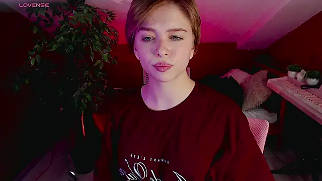 HypeQueen online show from 10, 10, 2025