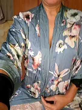 Snapshot of Miciaincalor chatting on 22, 10, 2025 Miciaincalor online show from 22, 10, 2025