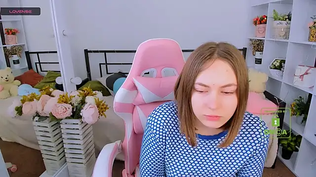 Elma Lily online show from 4, 2, 2026