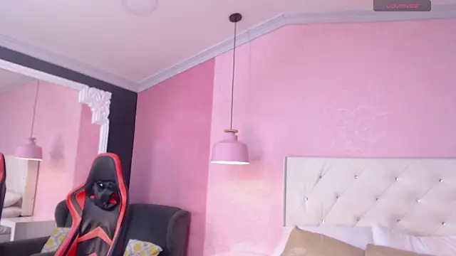 NatashaLimaa online show from 30, 9, 2025