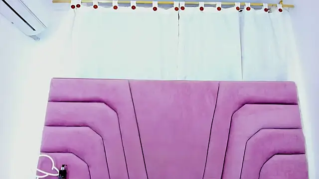 Snapshot of miajhonsonx chatting on 13, 11, 2025 miajhonsonx online show from 13, 11, 2025