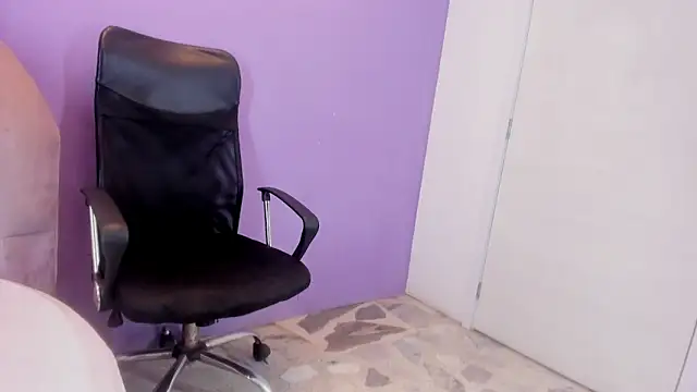 Snapshot of miajhonsonx chatting on 15, 11, 2025 miajhonsonx online show from 15, 11, 2025