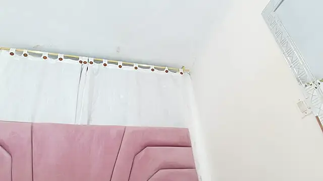 Snapshot of miajhonsonx chatting on 8, 3, 2026 miajhonsonx online show from 8, 3, 2026