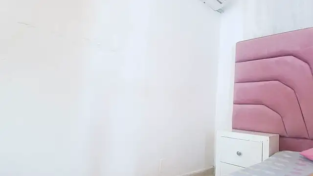 Snapshot of miajhonsonx chatting on 25, 3, 2026 miajhonsonx online show from 25, 3, 2026