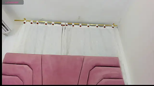 Snapshot of miajhonsonx chatting on 10, 4, 2026 miajhonsonx online show from 10, 4, 2026