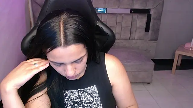 Mialover v online show from 2, 10, 2025