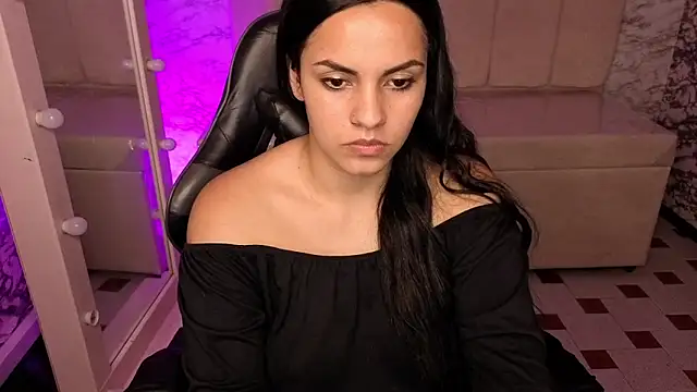 Mialover v online show from 5, 10, 2025