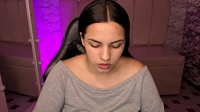 Mialover v online show from 6, 10, 2025