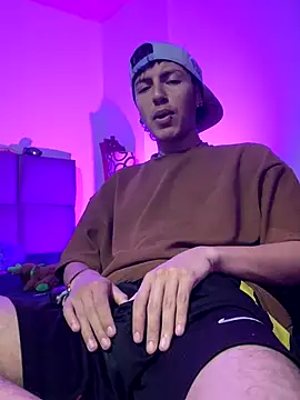 Snapshot of NaytonFreeman chatting on 14, 11, 2025 NaytonFreeman online show from 14, 11, 2025