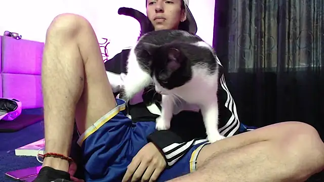 Snapshot of NaytonFreeman chatting on 21, 11, 2025 NaytonFreeman online show from 21, 11, 2025