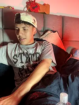 Snapshot of NaytonFreeman chatting on 15, 12, 2025 NaytonFreeman online show from 15, 12, 2025