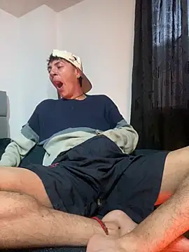 Snapshot of NaytonFreeman chatting on 17, 12, 2025 NaytonFreeman online show from 17, 12, 2025