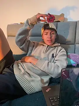 Snapshot of NaytonFreeman chatting on 18, 12, 2025 NaytonFreeman online show from 18, 12, 2025