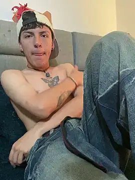 Snapshot of NaytonFreeman chatting on 20, 12, 2025 NaytonFreeman online show from 20, 12, 2025