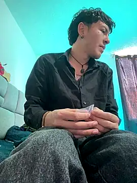 Snapshot of NaytonFreeman chatting on 22, 12, 2025 NaytonFreeman online show from 22, 12, 2025