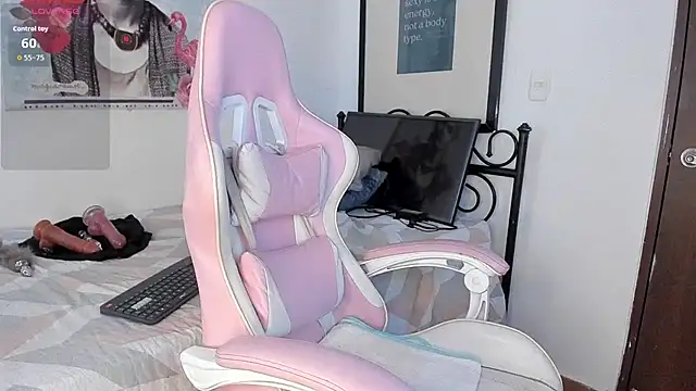 Lhia  online show from 9, 10, 2025