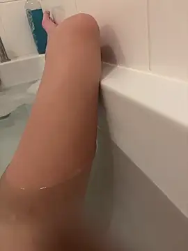 IceEyesUK online show from 23, 10, 2025